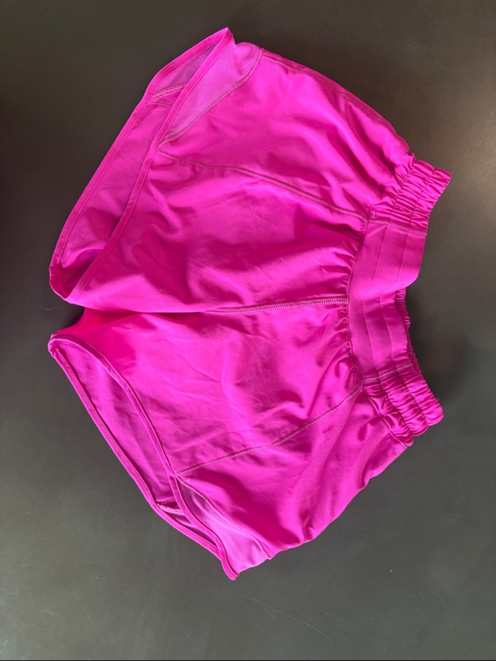 SOLD NWOT lululemon 2.5” hotty hot shorts